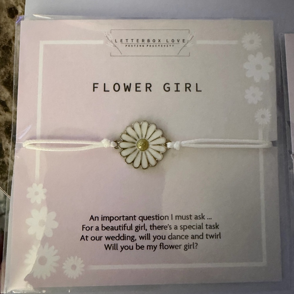 Flower Girl Daisy Charm Bracelet - White & Gold-set of 2